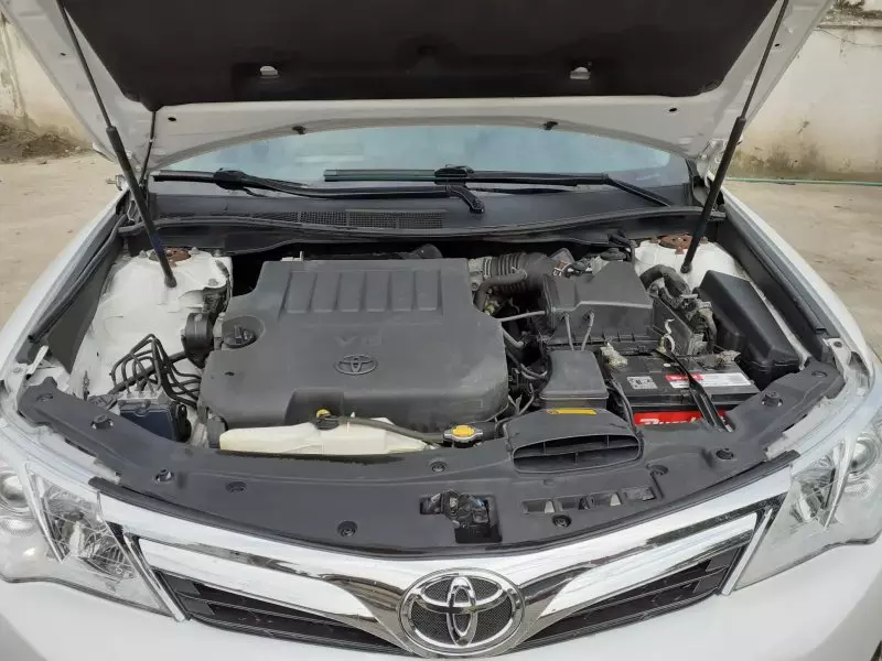 Toyota Camry   - 2013