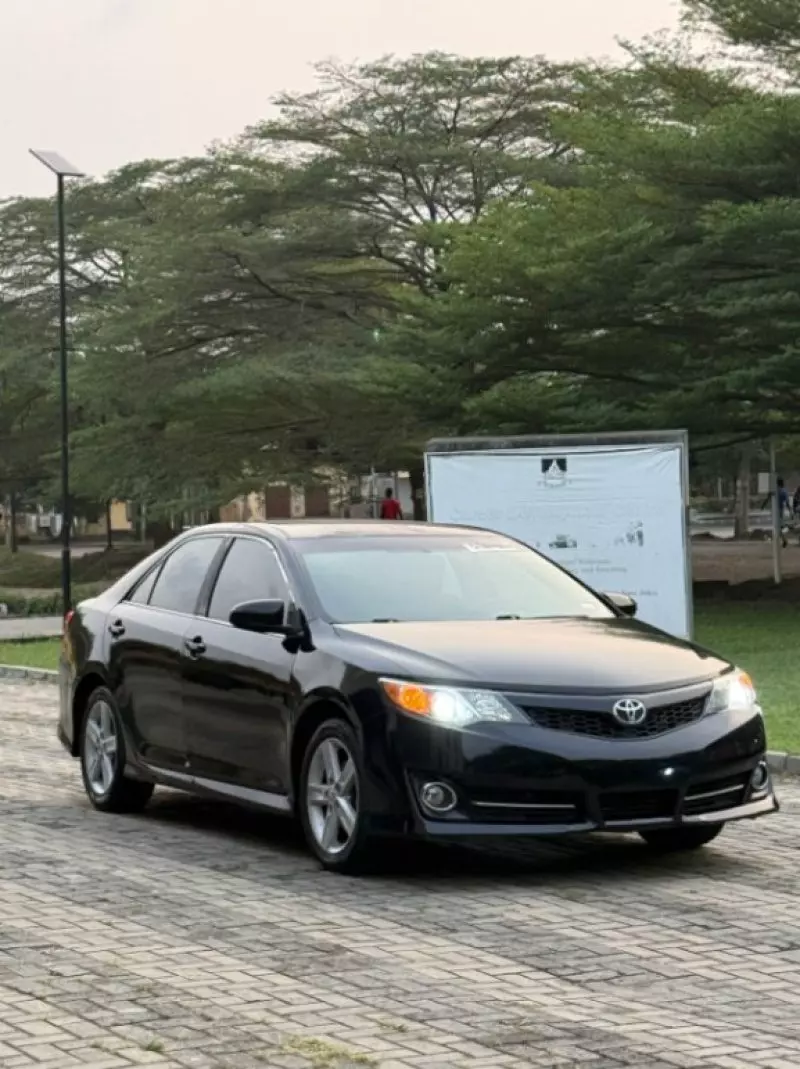 Toyota Camry - 2013