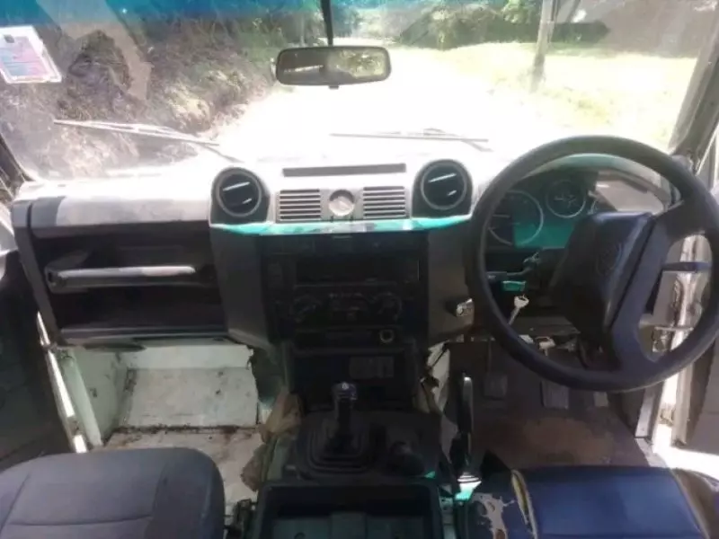 Land Rover Defender - 2009