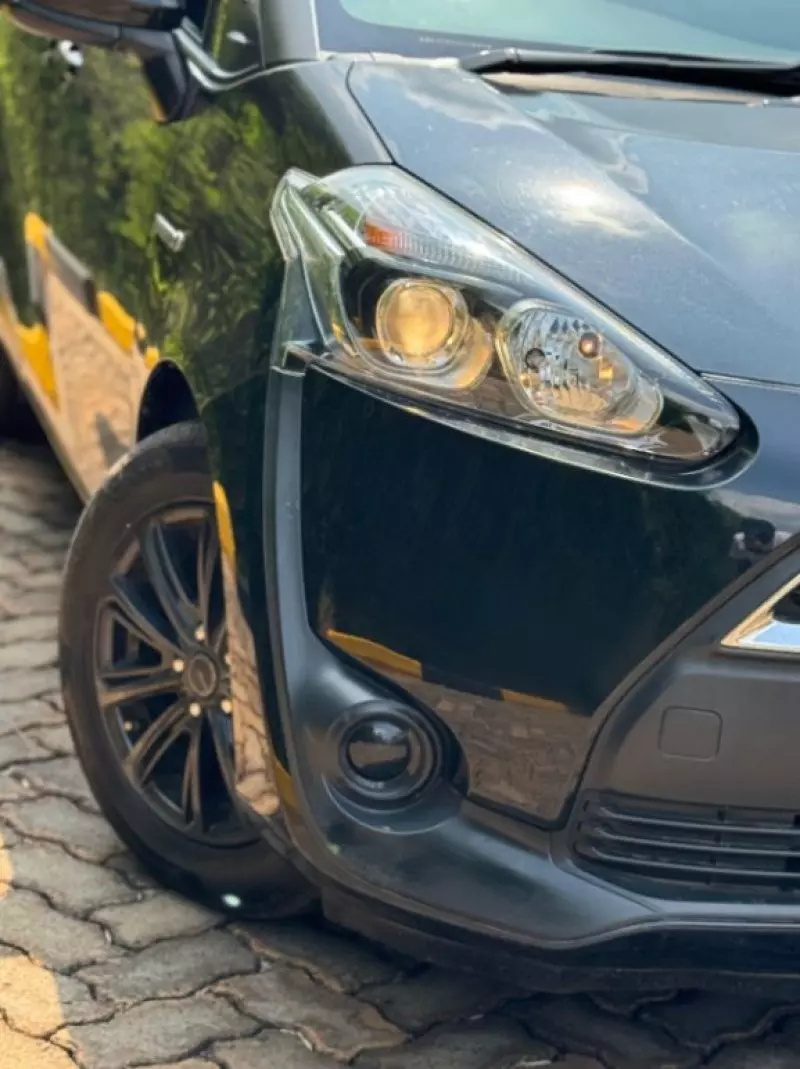 Toyota Sienta Hybrid    - 2018