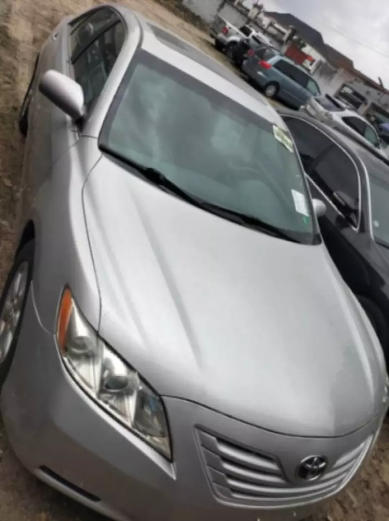 Toyota Camry   - 2008