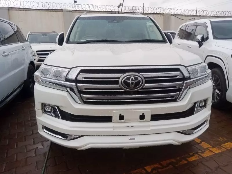 Toyota Landcruiser  V8   - 2016
