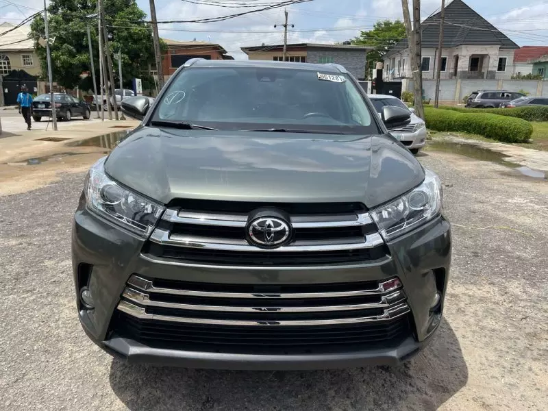 Toyota Highlander   - 2018