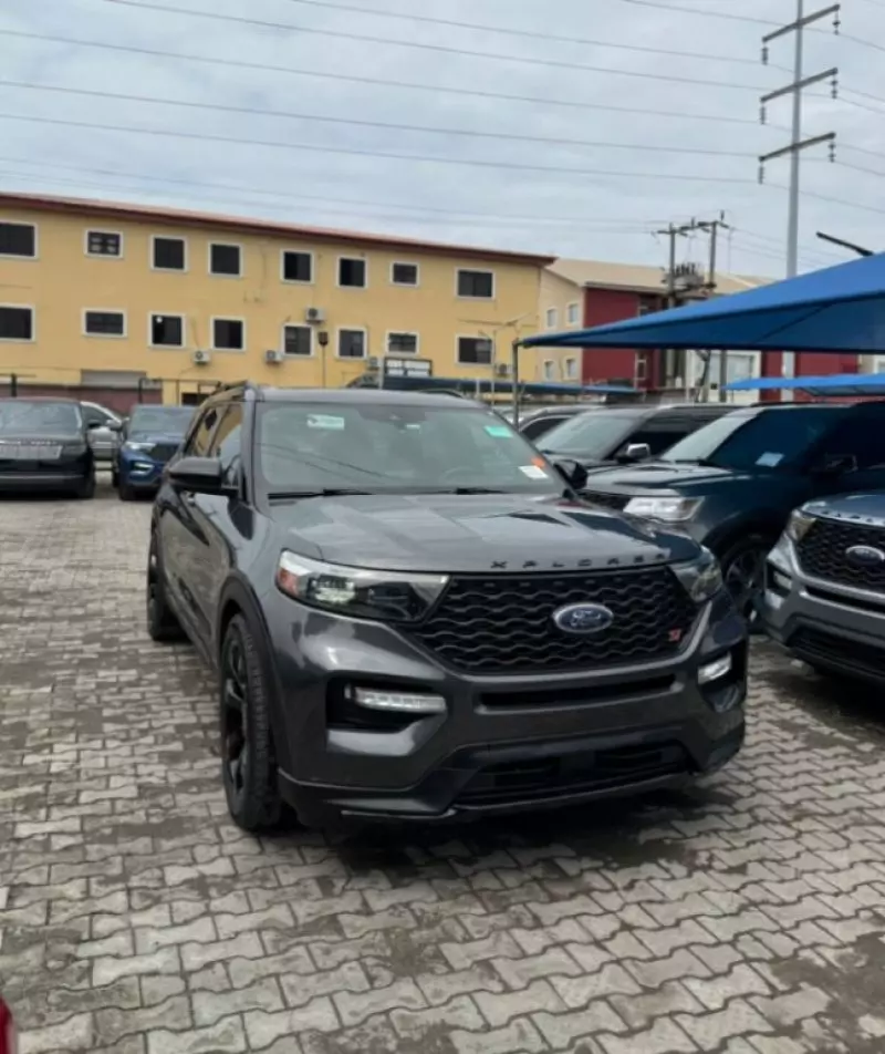 Ford Explorer   - 2020