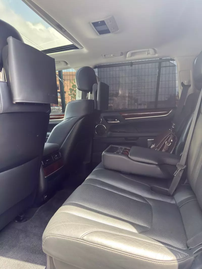 Lexus LX 570   - 2021