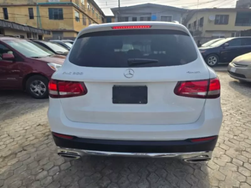 Mercedes-Benz GLC 300   - 2017
