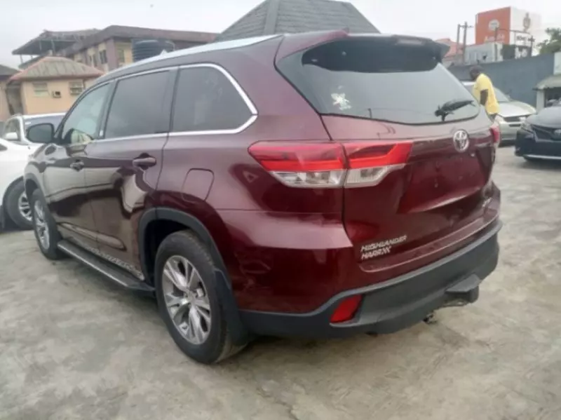 Toyota Highlander   - 2014