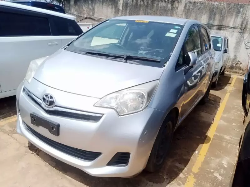Toyota Ractis   - 2013