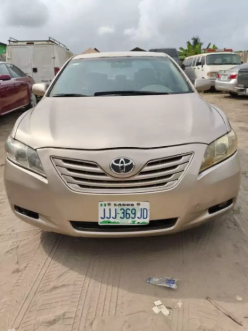 Toyota Camry - 2008