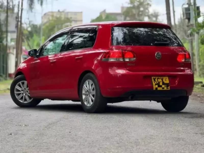 Volkswagen Golf   - 2012