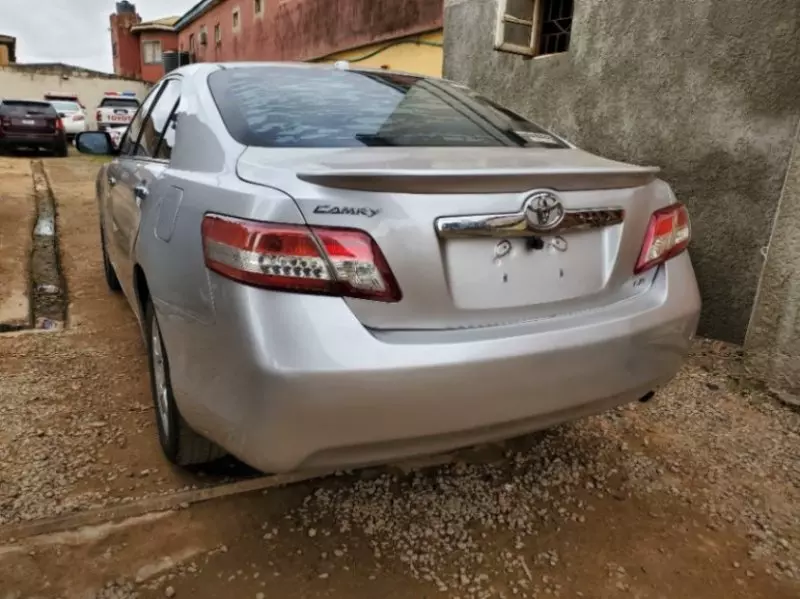 Toyota Camry   - 2010