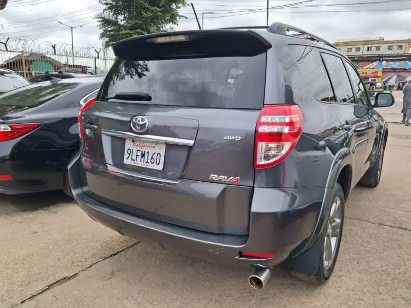Toyota Rav4   - 2011