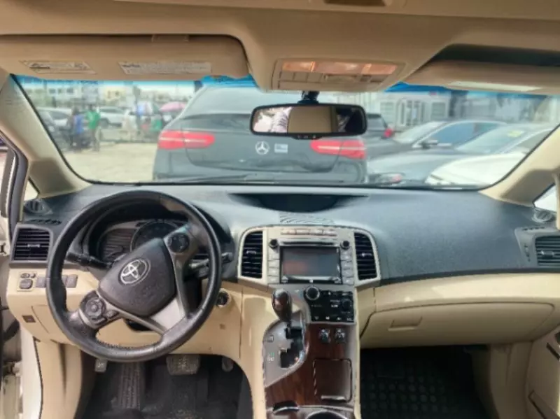 Toyota Venza   - 2015