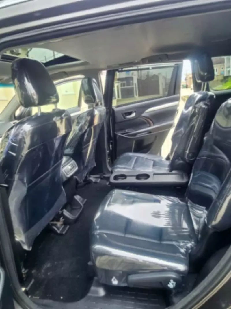 Toyota Highlander   - 2017