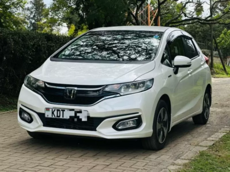 Honda Fit Hybrid    - 2015