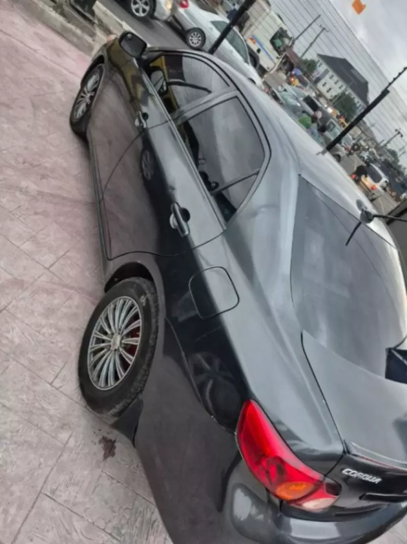 Toyota Corolla   - 2010