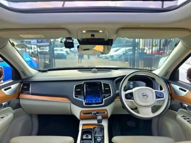 Volvo XC90   - 2018