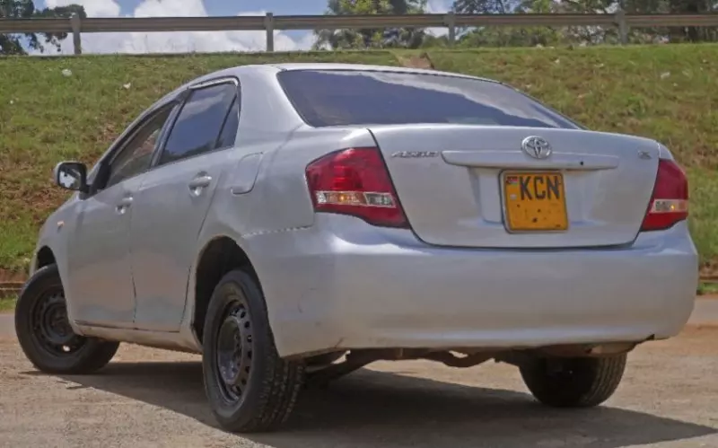 Toyota Axio    - 2010