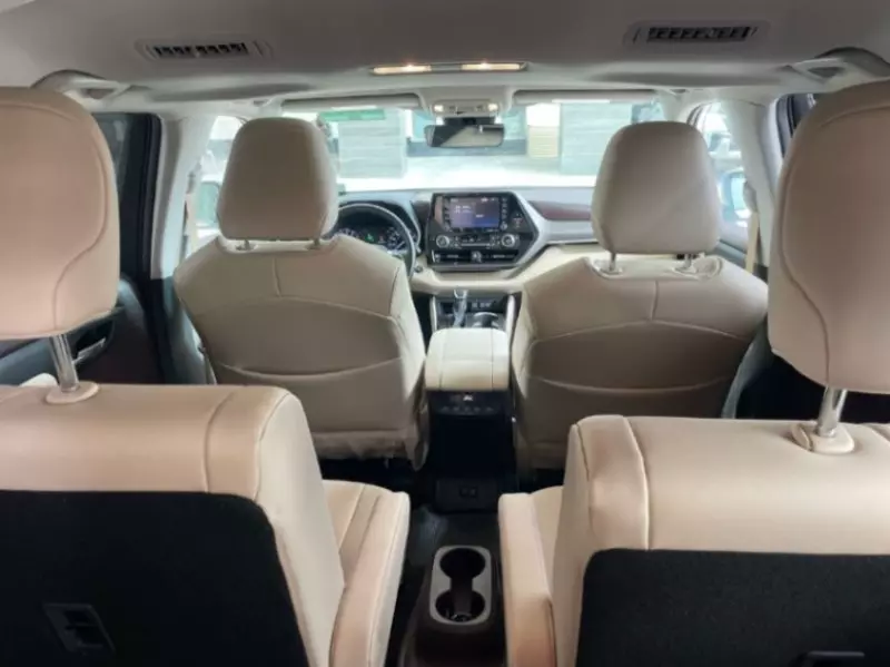 Toyota Grand Highlander   - 2020