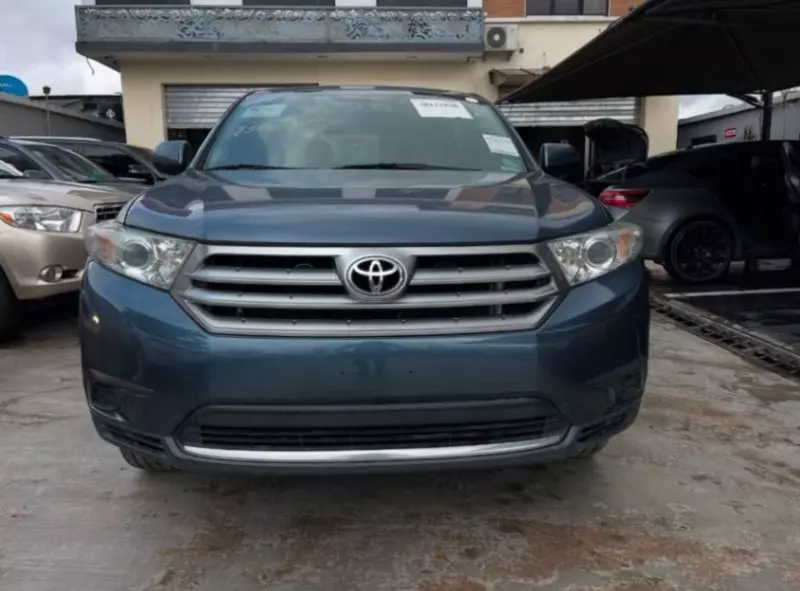 Toyota Highlander   - 2013