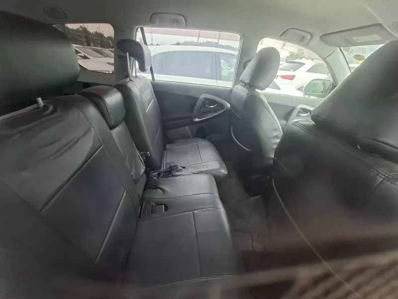 Toyota Vanguard    - 2012