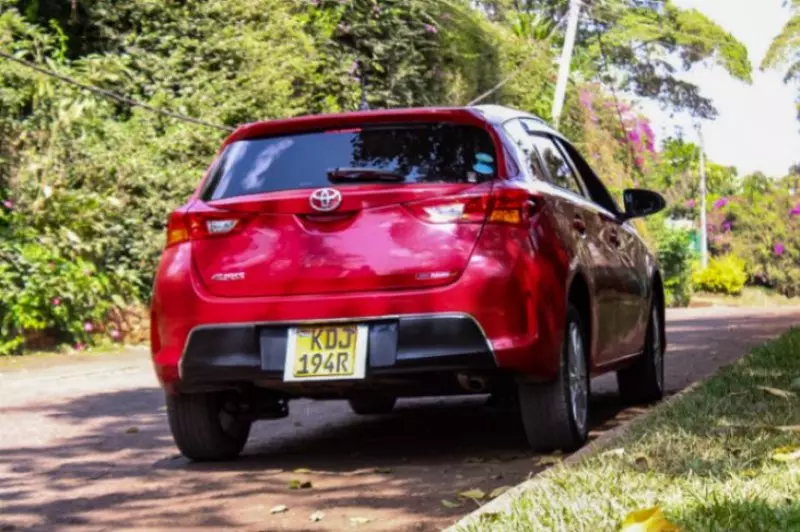 Toyota Auris   - 2015