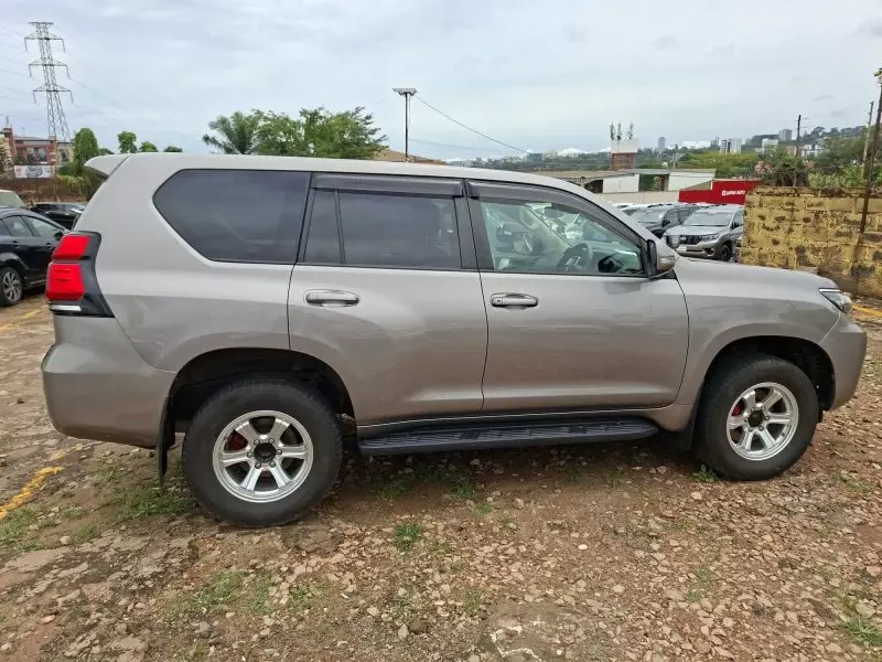 Toyota Landcruiser Prado   - 2020