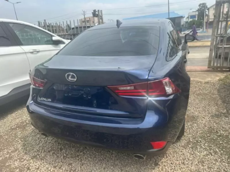 Lexus IS 250   - 2015