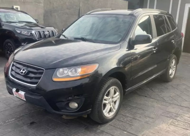 Hyundai Santa Fe   - 2010