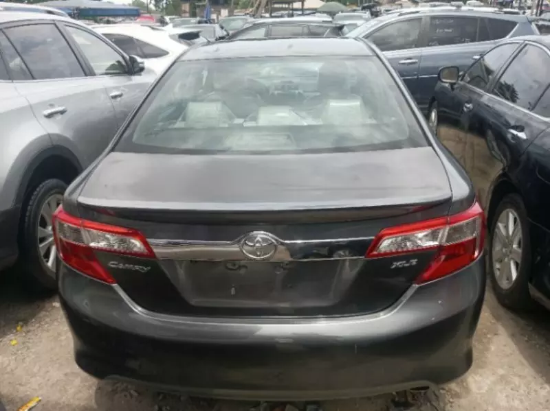 Toyota camry   - 2012
