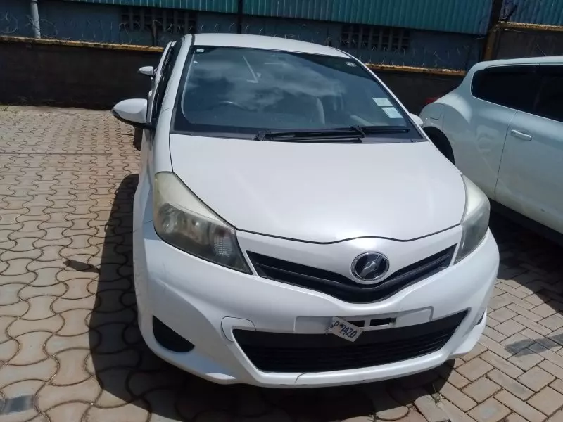 Toyota Vitz   - 2013