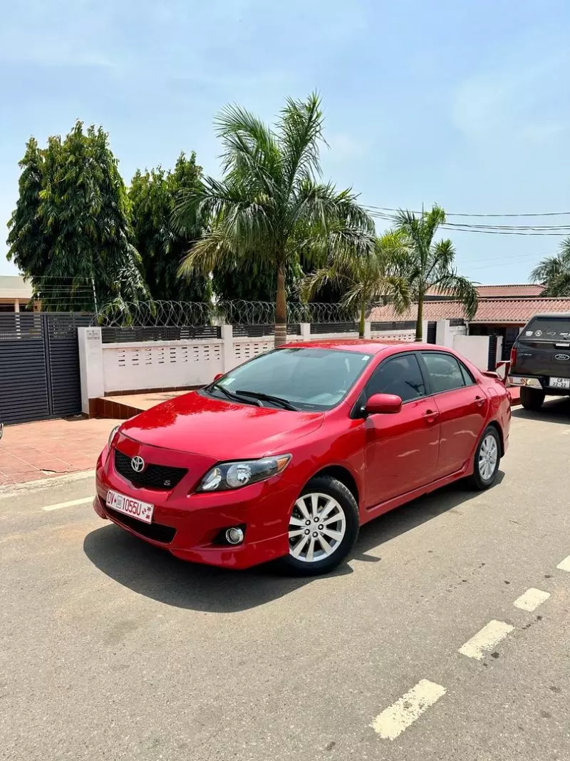 Toyota Corolla   - 2010