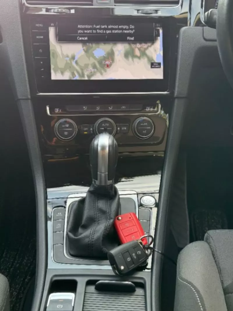 Volkswagen Golf   - 2018