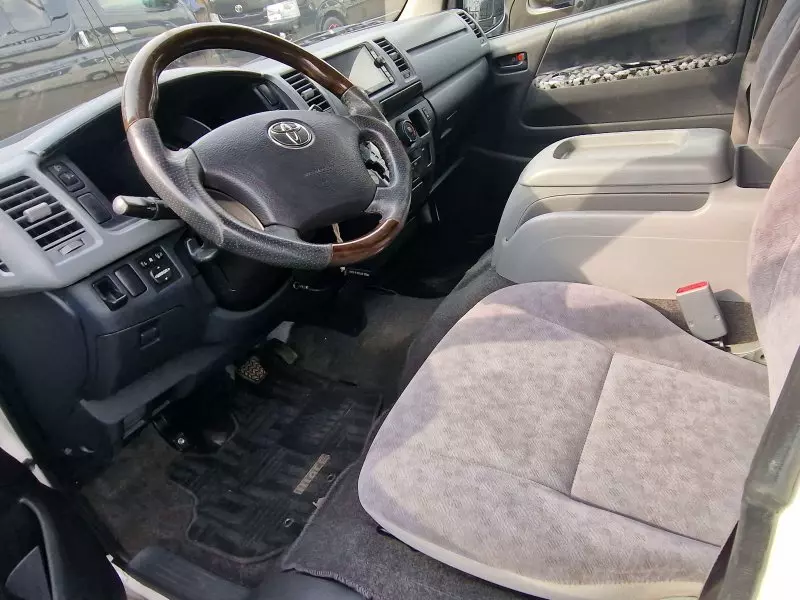 Toyota Hiace   - 2009