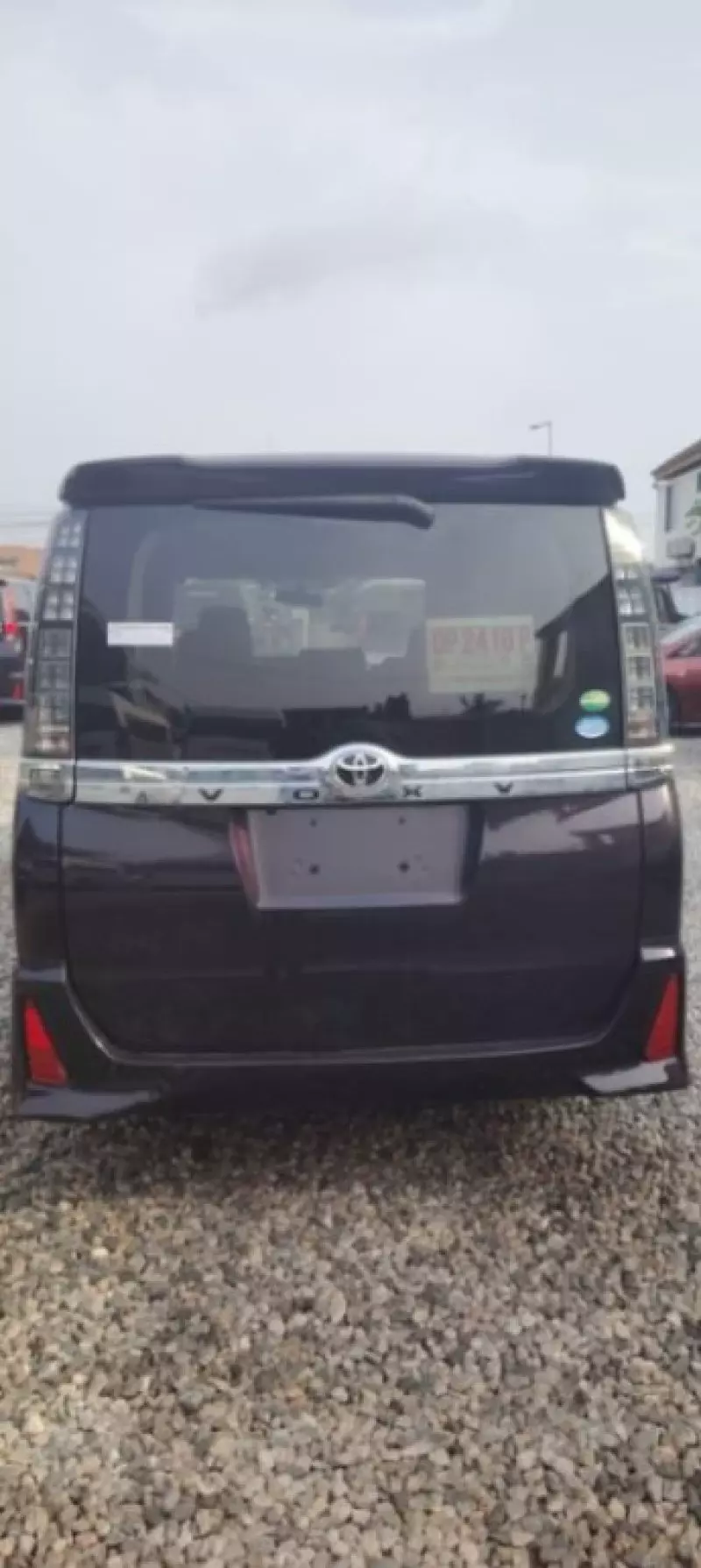 Toyota Noah   - 2014