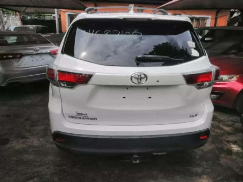 Toyota Highlander   - 2014