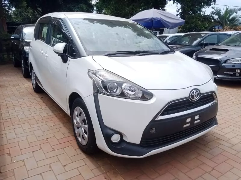 Toyota Sienta   - 2016