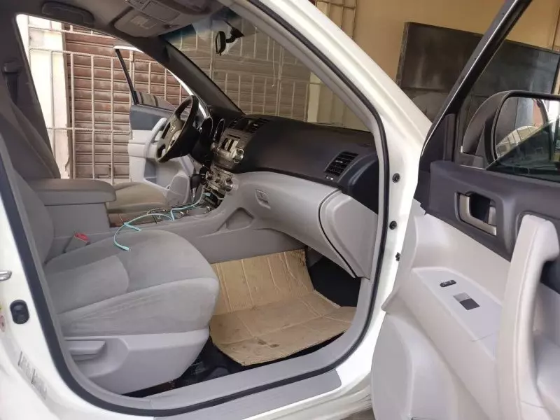 Toyota Highlander   - 2011