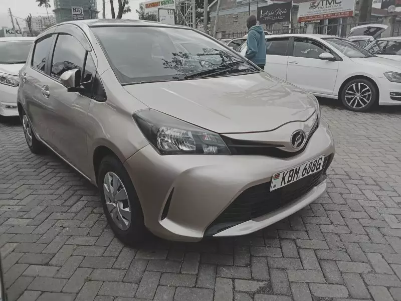 Toyota Vitz   - 2016
