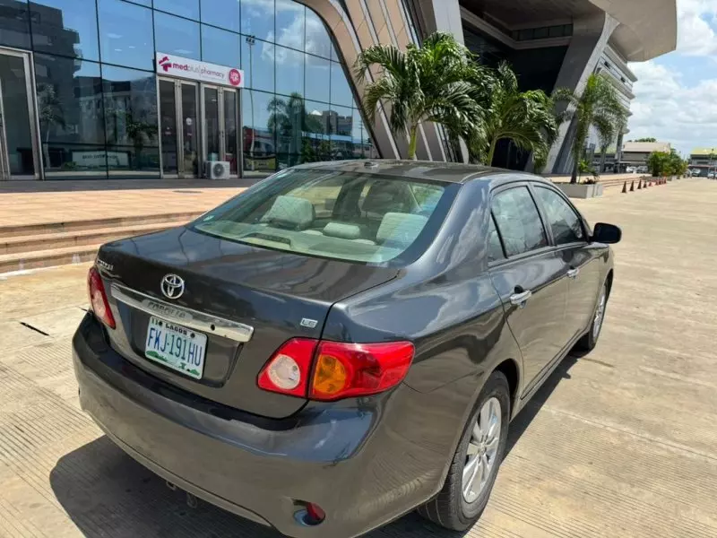 Toyota Corolla   - 2010