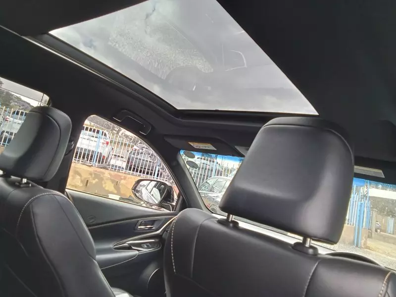 Toyota Harrier   - 2018