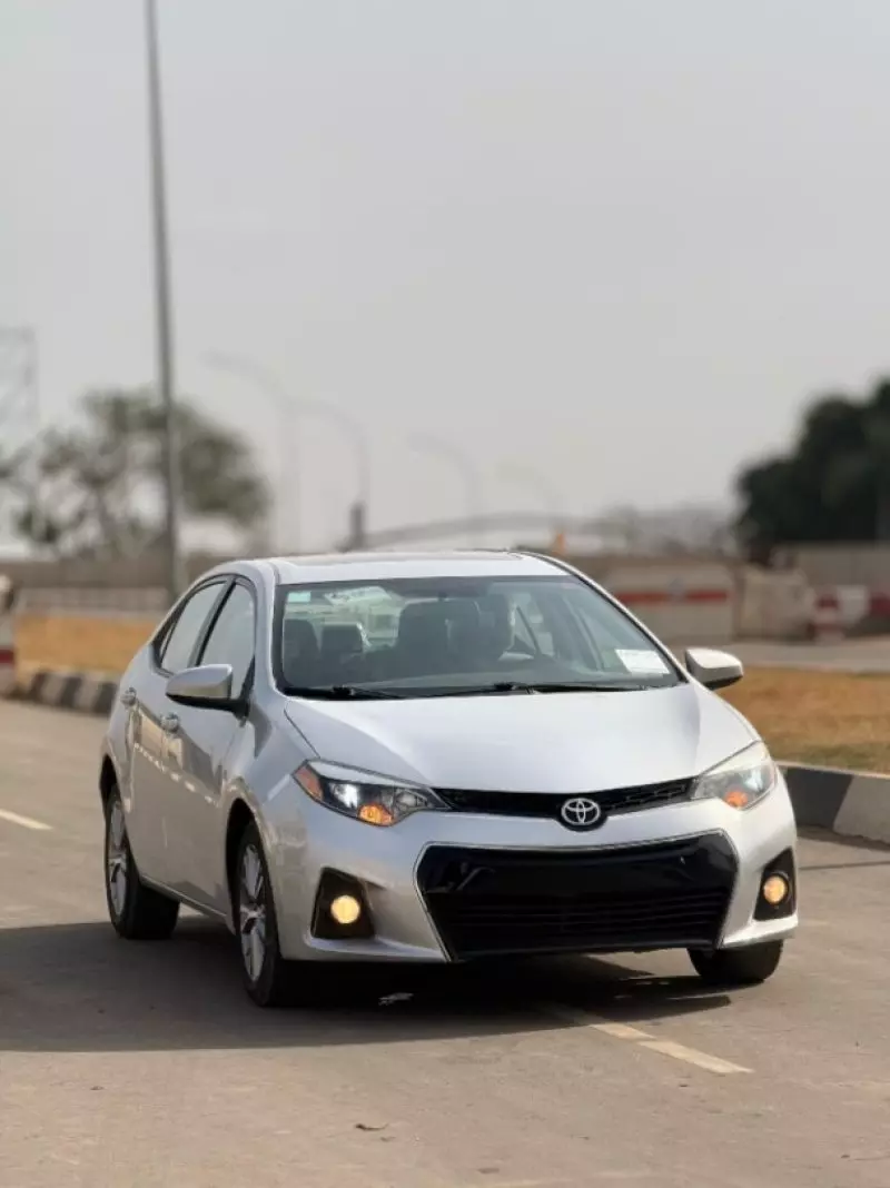 Toyota Corolla   - 2015