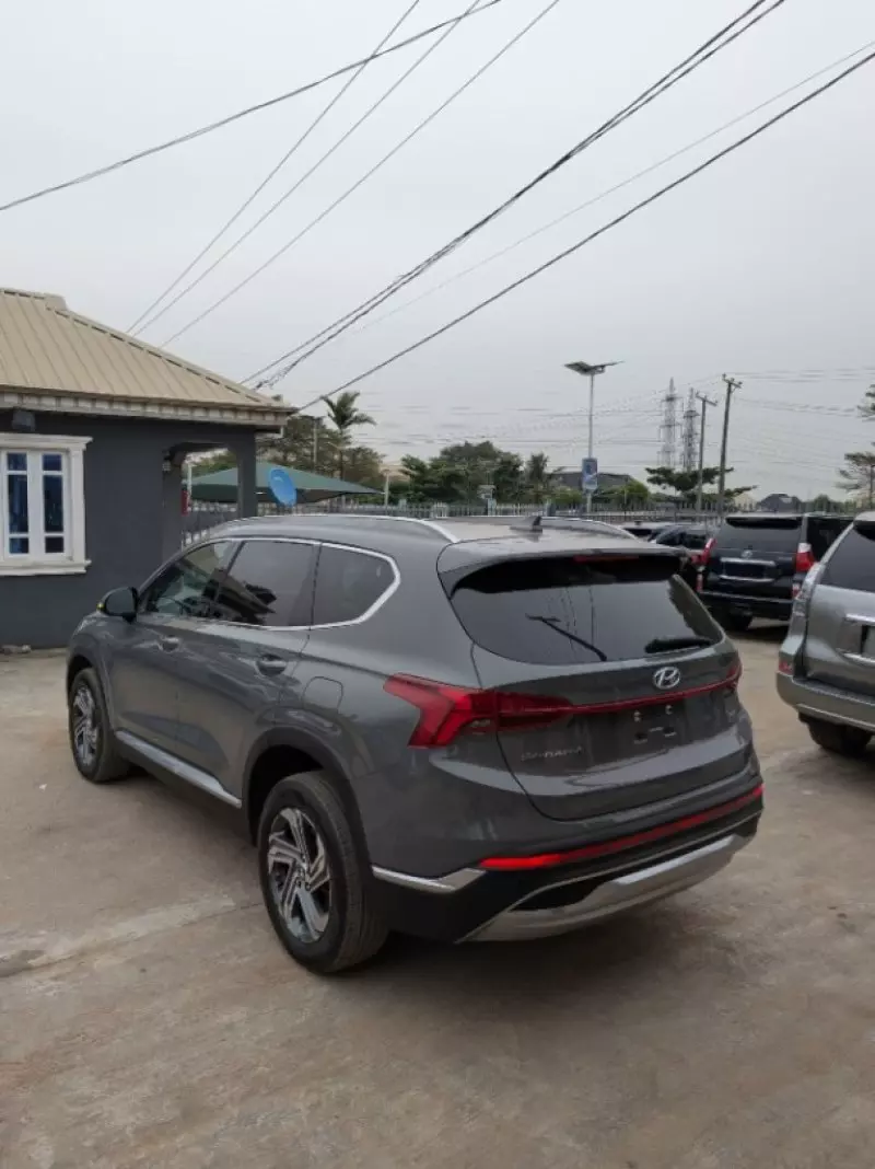 Hyundai Santa Fe - 2023