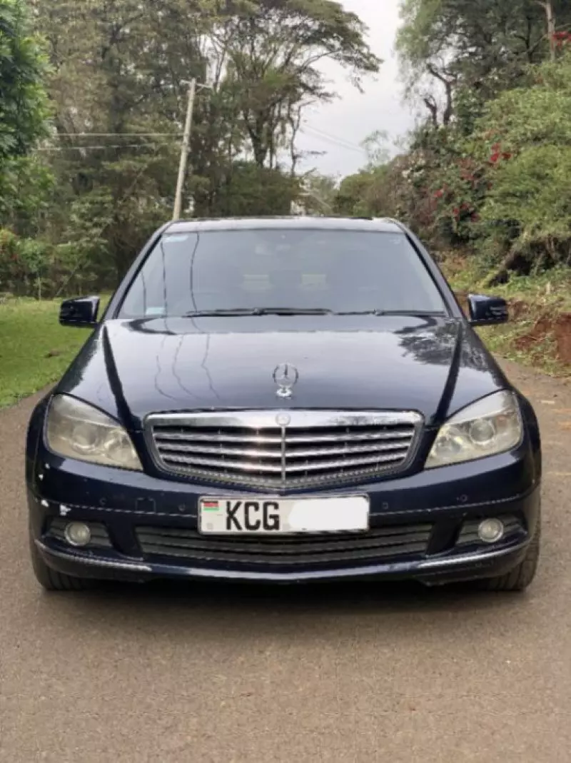 Mercedes-Benz C200   - 2010