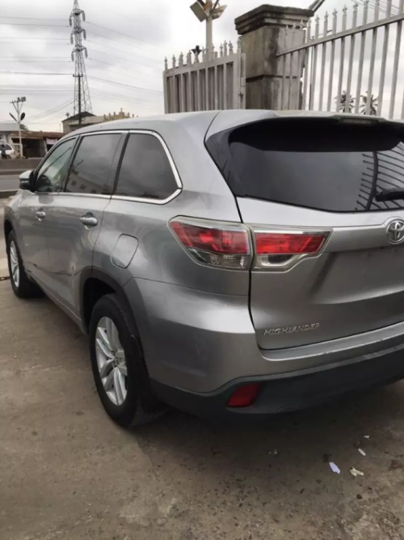 Toyota Highlander   - 2015