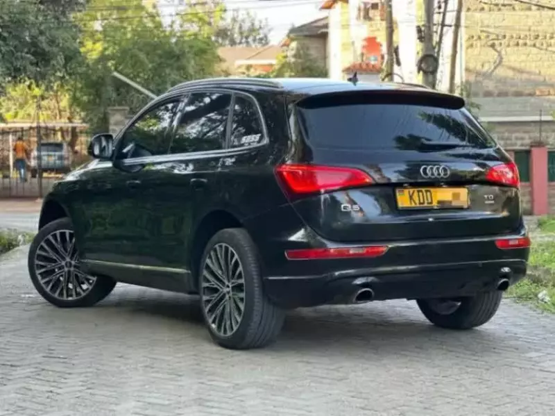 Audi Q5   - 2015