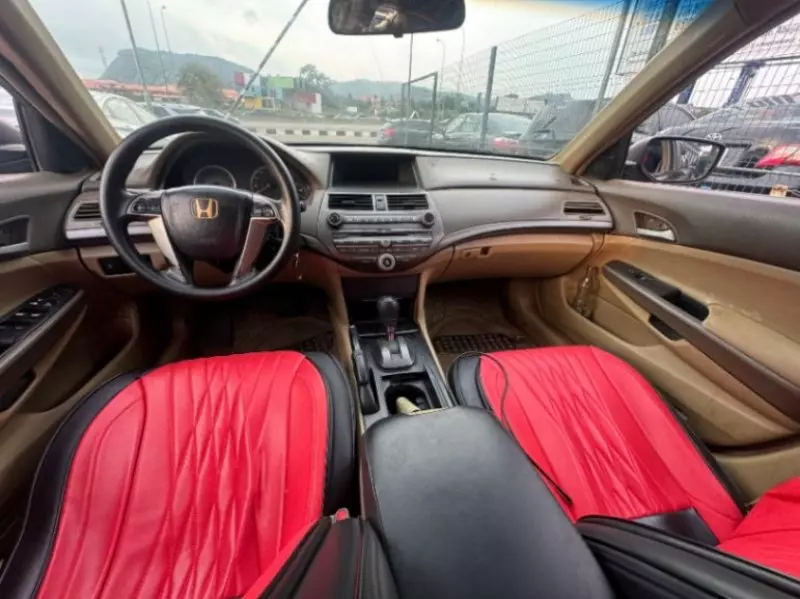 Honda Accord   - 2009