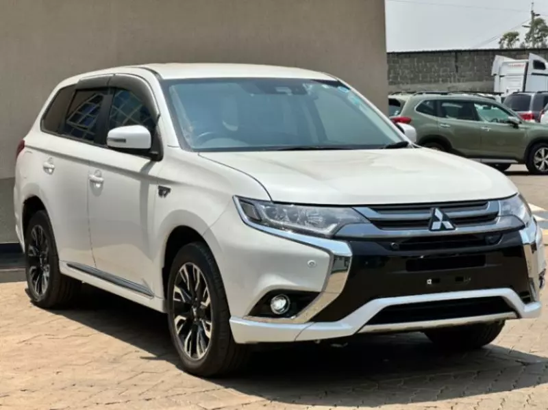 Mitsubishi OUTLANDER   - 2018