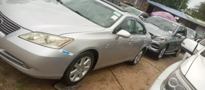 Lexus ES   - 2009