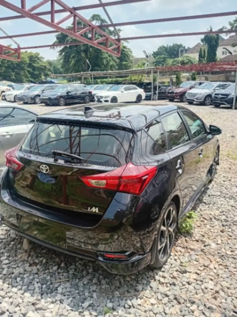 Toyota Corolla iM   - 2017